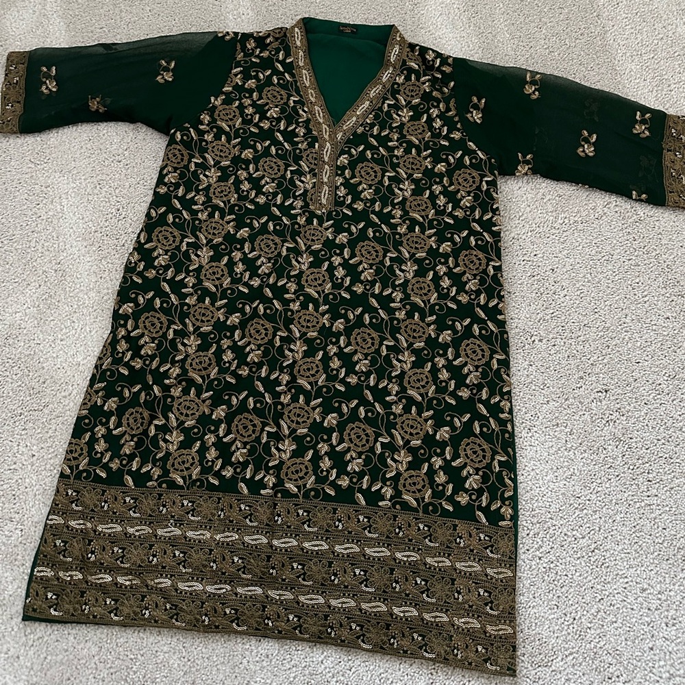 Dark Green Agha Noor suit- never worn